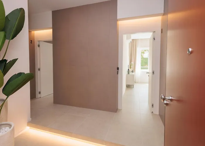 Santa Lucia بيت ضيافة 4*