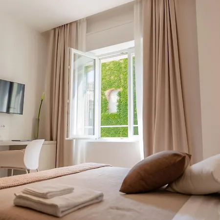 Santa Lucia 4*